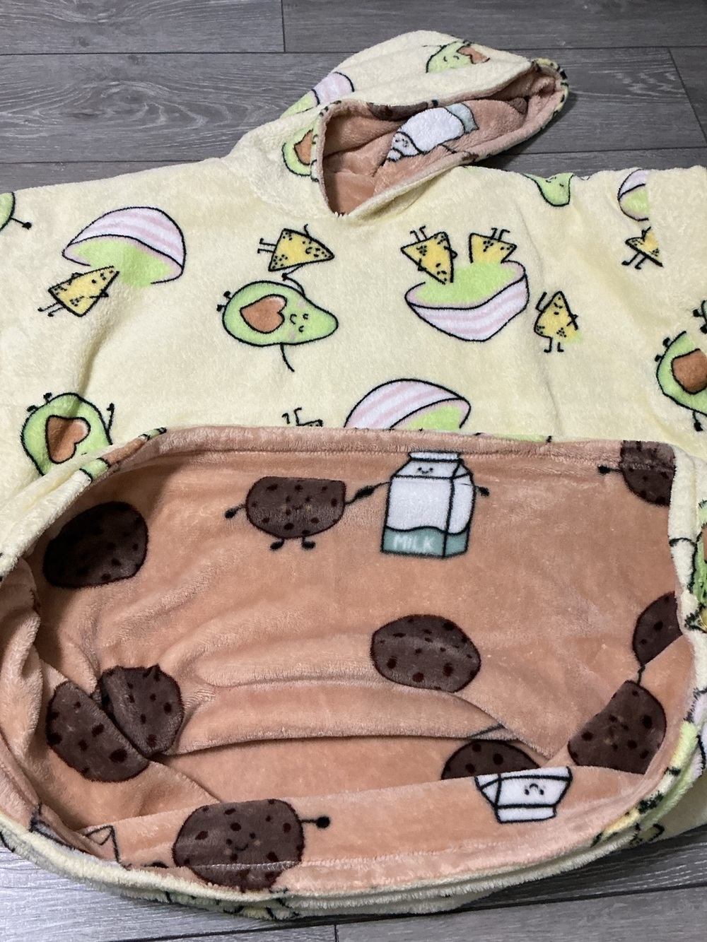 REVERSIBLE Cookie/Milk Avocado/Chip Hooded Lounge Robe with Pockets OSFM